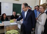 Gençlik ve Spor Bakanı Akif Çağatay Kılıç, Samsun Atatürk Lisesi’nde 2203 nolu sandıkta 7 Haziran 2015 Genel Seçimleri için oy kullandı.