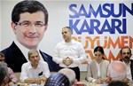 Gençlik ve Spor Bakanı Akif Çağatay Kılıç, Ak Parti ilkadım İlçe Başkanlığı'nı ziyaret etti.