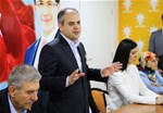 Gençlik ve Spor Bakanı Akif Çağatay Kılıç, Ak Parti Vezirköprü İlçe Başkanlığı'nı ziyaret etti.