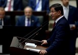 Başbakan Ahmet Davutoğlu ile Gençlik ve Spor Bakanı Akif Çağatay Kılıç, Ak Parti grup toplantısına katıldı.