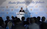 Başbakan Ahmet Davutoğlu ile Gençlik ve Spor Bakanı Akif Çağatay Kılıç, Gölbaşı Vilayetler Evi'nde düzenlenen AK Parti Gençlik Kolları Vefa İftarı'na katıldı.