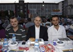 Gençlik ve Spor Bakanı Akif Çağatay Kılıç, Bafra'da düzenlenen iftar programına katıldı.
