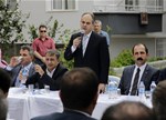 Gençlik ve Spor Bakanı Akif Çağatay Kılıç, AK Parti Samsun Atakum İlçe Başkanlığı'nda düzenlenen bayramlaşma törenine katıldı.