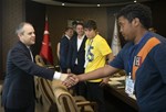 Gençlik ve Spor Bakanı Akif Çağatay Kılıç, “Kültürünü Yaşatan Şehirler Kültürünü Yaşayan Gençler Projesi'' kapsamında Amerika'dan ülkemize gelen gençleri makamında kabul etti.