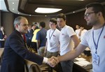 Gençlik ve Spor Bakanı Akif Çağatay Kılıç, “Kültürünü Yaşatan Şehirler Kültürünü Yaşayan Gençler Projesi'' kapsamında Amerika'dan ülkemize gelen gençleri makamında kabul etti.