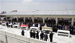 Başbakan Ahmet Davutoğlu ile Gençlik ve Spor Bakanı Akif Çağatay Kılıç, Şehit Piyade Onbaşı Hamza Yıldırım'ın Kocatepe Camii'nde düzenlenen cenaze törenine katıldı.