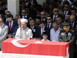 Başbakan Ahmet Davutoğlu ile Gençlik ve Spor Bakanı Akif Çağatay Kılıç, Şehit Piyade Onbaşı Hamza Yıldırım'ın Kocatepe Camii'nde düzenlenen cenaze törenine katıldı.
