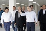 Gençlik ve Spor Bakanı Akif Çağatay Kılıç, Çorum'da yapımı tamamlanan 1500 kişilik öğrenci yurdunda inceleme yaptı.