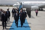 Gençlik ve Spor Bakanı Akif Çağatay Kılıç, ülkemize resmi ziyarette bulunan Avusturalya Valisi Sir Peter John Cosgrove 'u Esenboğa Şeref Salonun'nda düzenlenen resmi törenle karşıladı.