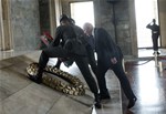 Gençlik ve Spor Bakanı Akif Çağatay Kılıç, Avustralya Genel Valisi Sir Peter John Cosgrove’un Anıtkabir ziyaretine refakat etti.