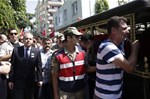 Gençlik ve Spor Bakanı Akif Çağatay Kılıç, Osmaniye'nin Kadirli İlçesi'nde düzenlenen Şehit Jandarma Uzm. Çvş. Mehmet Acar'ın cenaze törenine katıldı.