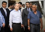 Gençlik ve Spor Bakanı Akif Çağatay Kılıç, Adana'da yapımı tamamlanan yurt inşaatında incelem yaptı.