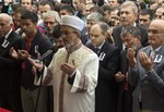 Gençlik ve Spor Bakanı Akif Çağatay Kılıç, şehit polis memuru Burak Zor’un cenaze törenine katıldı.