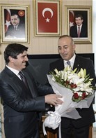 Gençlik ve Spor Bakanı Akif Çağatay Kılıç, AK Parti'nin yeni MYK'da Dış İlişkilerden Sorumlu Genel Başkan Yardımcısı olan Mevlüt Çavuşoğlu'nun görevi Yasin Aktay'dan devraldığı törene katıldı.