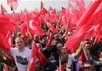 Gençlik ve Spor Bakanı Akif Çağatay Kılıç, Yenikapı Miting Alanı'nda düzenlenen 'Milyonlarca Nefes Teröre Karşı Tek Ses' Mitingi'ne katıldı.