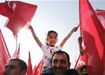 Gençlik ve Spor Bakanı Akif Çağatay Kılıç, Yenikapı Miting Alanı'nda düzenlenen 'Milyonlarca Nefes Teröre Karşı Tek Ses' Mitingi'ne katıldı.