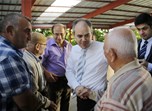 Gençlik ve Spor Bakanı Akif Çağatay Kılıç, Samsun'un Badırlı Mahallesi'nde hemşehrileri ile bayramlaştı.