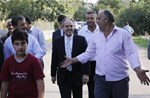 Gençlik ve Spor Bakanı Akif Çağatay Kılıç, Samsun'un Badırlı Mahallesi'nde hemşehrileri ile bayramlaştı.
