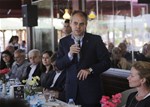 Gençlik ve Spor Bakanı Akif Çağatay Kılıç, Samsun'un Atakum İlçesi'nde hemşehrileri ile bayramlaştı.