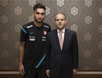 Gençlik ve Spor Bakanı Akif Çağatay Kılıç, Ampüte A Milli Futbol Takımını makamında kabul etti.