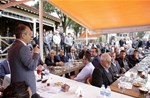 Gençlik ve Spor Bakanı Akif Çağatay Kılıç, Samsun'un Kavak İlçesi'nde Muhtarlar, Zı·raat Odası ve Esnaf Odaları ile bir araya geldi.