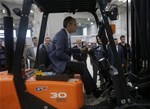 Gençlik ve Spor Bakanı Akif Çağatay Kılıç, Samsun'un Kavak İlçesi'nde OSB Fabrikalarını ziyaret etti.