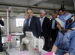 Gençlik ve Spor Bakanı Akif Çağatay Kılıç, Samsun'un Çarşamba İlçesi'nde konfeksiyon atölyesini ziyaret etti.