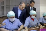 Gençlik ve Spor Bakanı Akif Çağatay Kılıç, Samsun'un Çarşamba İlçesi'nde fındık fabrikasını ziyaret etti.