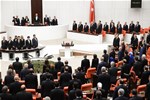 Gençlik ve Spor Bakanı Akif Çağatay Kılıç, TBMM'de düzenlenen 26. Dönem Milletvekili Yemin Törenine katıldı.