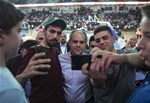 Gençlik ve Spor Bakanı Akif Çağatay Kılıç, 2017 FIBA Kadınlar Avrupa Şampiyonası Grup Elemeleri'nin ilk maçında karşı karşıya gelen Türkiye A Milli Kadın Basketbol Takımı ile İsrail maçını izledi.