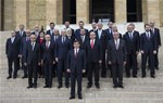 Başbakan Ahmet Davutoğlu ve Bakanlar Kurulu Üyeleri Anıtkabir'i ziyaret etti.