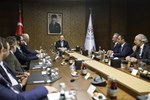 Gençlik ve Spor Bakanı Akif Çağatay Kılıç, Müstakil Sanayici ve İşadamları Derneği (MÜSİAD) Heyeti makamında kabul etti.