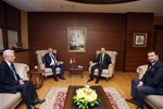 Gençlik ve Spor Bakanı Akif Çağatay Kılıç, Türkiye Esnaf ve Sanatkarlar Konfederasyonu Genel Başkanı Bendevi Palandöken ve Yönetim kurulu üyelerini kabul etti.