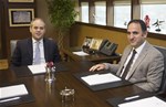 Gençlik ve Spor Bakanı Akif Çağatay Kılıç, T.C. Yurtdışı Türkler ve Akraba Toplulukları Başkanı Kudret Bülbül'ü makamında kabul etti.