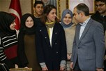 Gençlik ve Spor Bakanı Akif Çağatay Kılıç, Emine Ahmet Yeni Kız Anadolu ve Samsun Anadolu İmam Hatip Lisesinden öğrencilerle bir araya geldi.