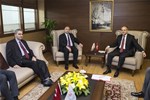 Gençlik ve Spor Bakanı Akif Çağatay Kılıç, temaslarda bulunmak için Ankara'ya gelen KKTC Maliye Bakanı Birikim Özgür'le bir araya geldi.