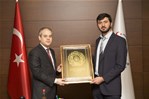 Gençlik ve Spor Bakanı Akif Çağatay Kılıç, Ankara'da Bulunan Genç STK Temsilcilerini makamında kabul etti.