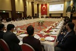 Bakan Çağatay Kılıç, bir dizi temas ve incelemelerde bulunmak üzere geldiği Mardin’de AK Parti Mardin Gençlik Kolları Başkanlığını ziyaret etti.