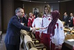 Gençlik ve Spor Bakanı Akif Çağatay Kılıç, Buz Hokeyi Kadın A Milli Takımını makamında kabul etti.