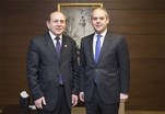 Gençlik ve Spor Bakanı Akif Çağatay Kılıç, AK Parti İstanbul Milletvekili Burhan Kuzu'yu makamında kabul etti.
