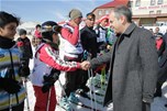Başbakan Ahmet Davutoğlu, Gençlik ve Spor Bakanı Akif Çağatay Kılıç ile Bingöl’deki Haserek Kayak Merkezi’nin açılışını yaptı.