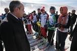 Başbakan Ahmet Davutoğlu, Gençlik ve Spor Bakanı Akif Çağatay Kılıç ile Bingöl’deki Haserek Kayak Merkezi’nin açılışını yaptı.