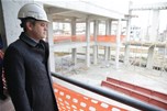 Bakan Çağatay Kılıç, İlkadım Gençlik Merkezi'nin inşaatını gezdi.