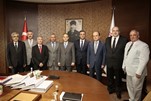 Bakan Çağatay Kılıç, Sportif Değerlendirme Kurulu üyelerini makamında kabul etti.
