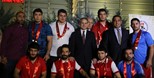 Güreş Federasyonu tarafından verilen iftar yemeğine katılan Gençlik ve Spor Bakanı Akif Çağatay Kılıç, başarılı sporculara ödüllerini dağıttı.