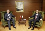 Gençlik ve Spor Bakanı Akif Çağatay Kılıç, 47. Hükümet Devlet Bakanı ve Eski Samsun Milletvekili Kemal Akkaya'yı makamında kabul etti.